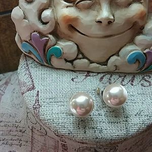 Kenneth Jay Lane Pearl Earrings (NWOT)
